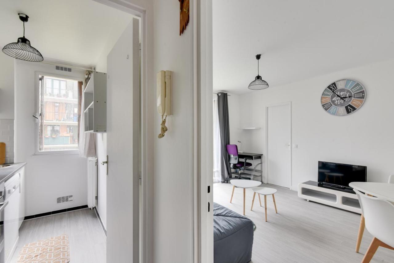 Apartamento Budget Apart With Balcony Near Paris Bondy Exterior foto